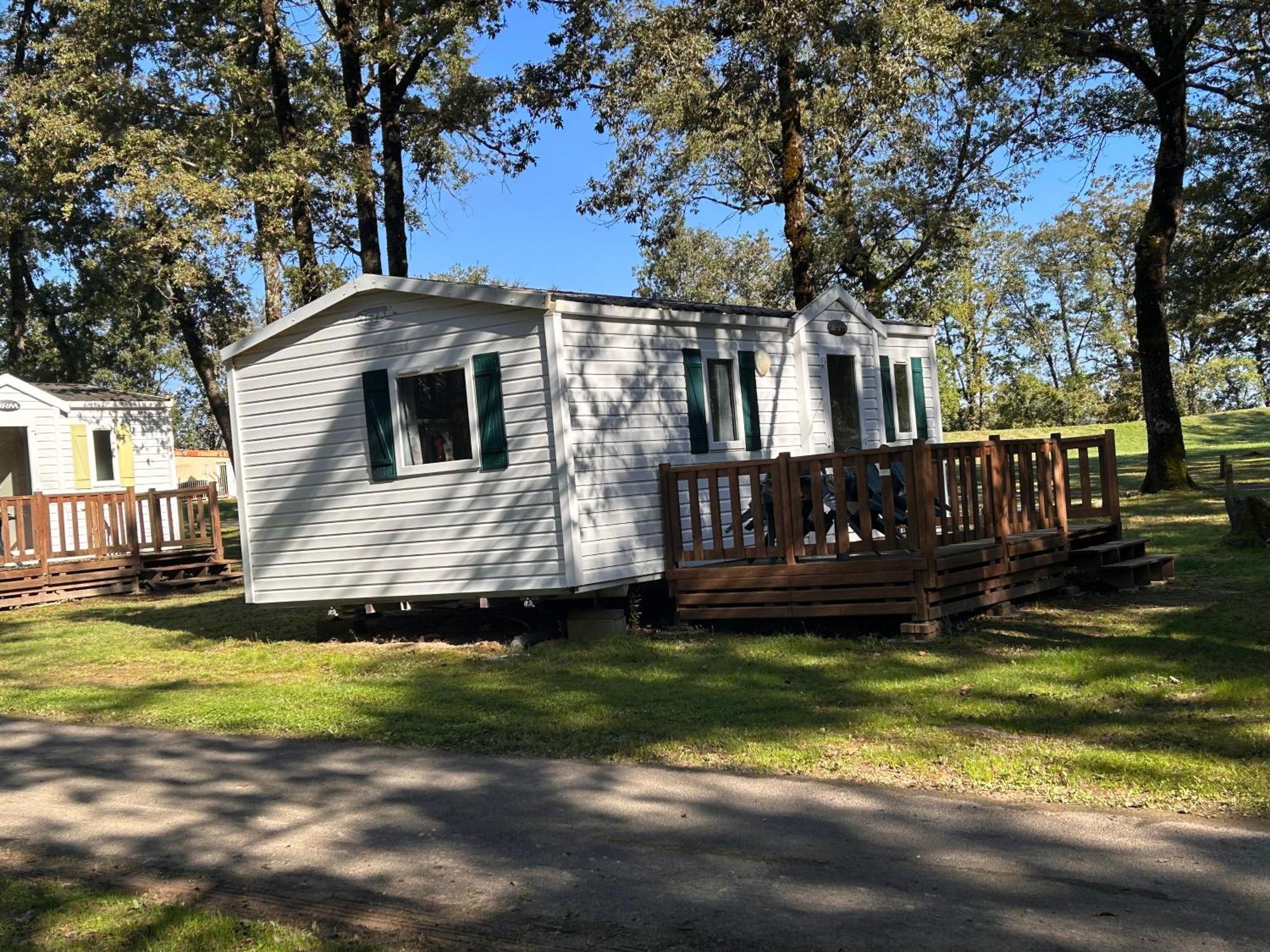 Camping Les Petites Minaudieres Coussay-les-Bois Cameră foto